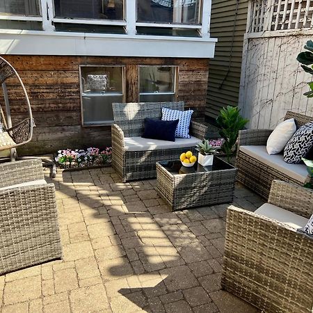 3 Bedroom Spacious Home In Ideal Location W Free Parking Back Yard Pets Welcome Chicago Extérieur photo
