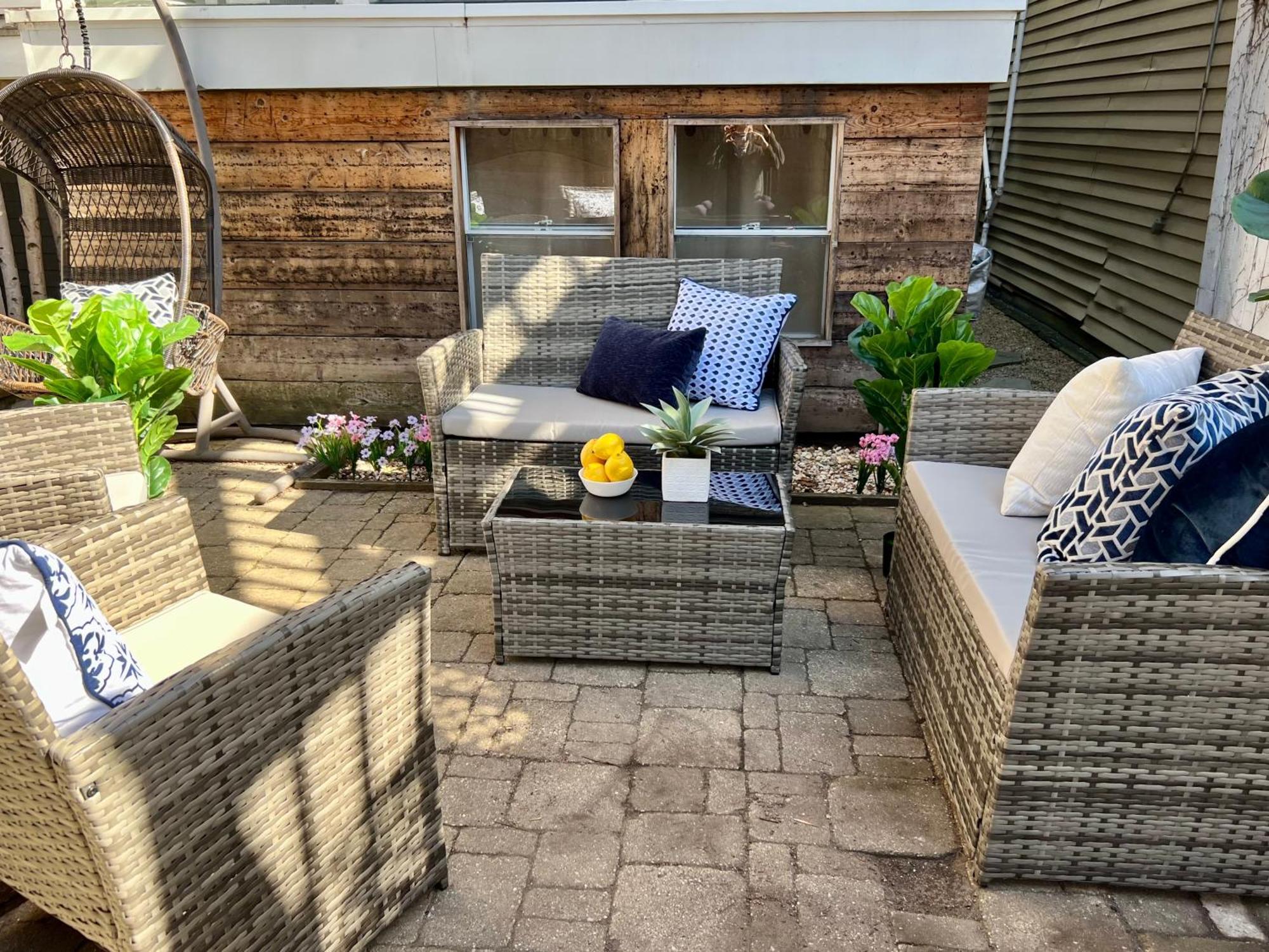 3 Bedroom Spacious Home In Ideal Location W Free Parking Back Yard Pets Welcome Chicago Extérieur photo