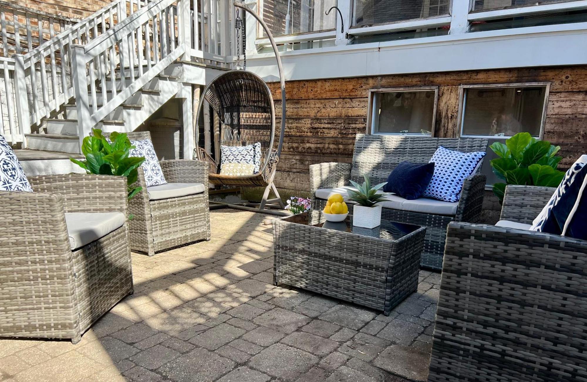3 Bedroom Spacious Home In Ideal Location W Free Parking Back Yard Pets Welcome Chicago Extérieur photo