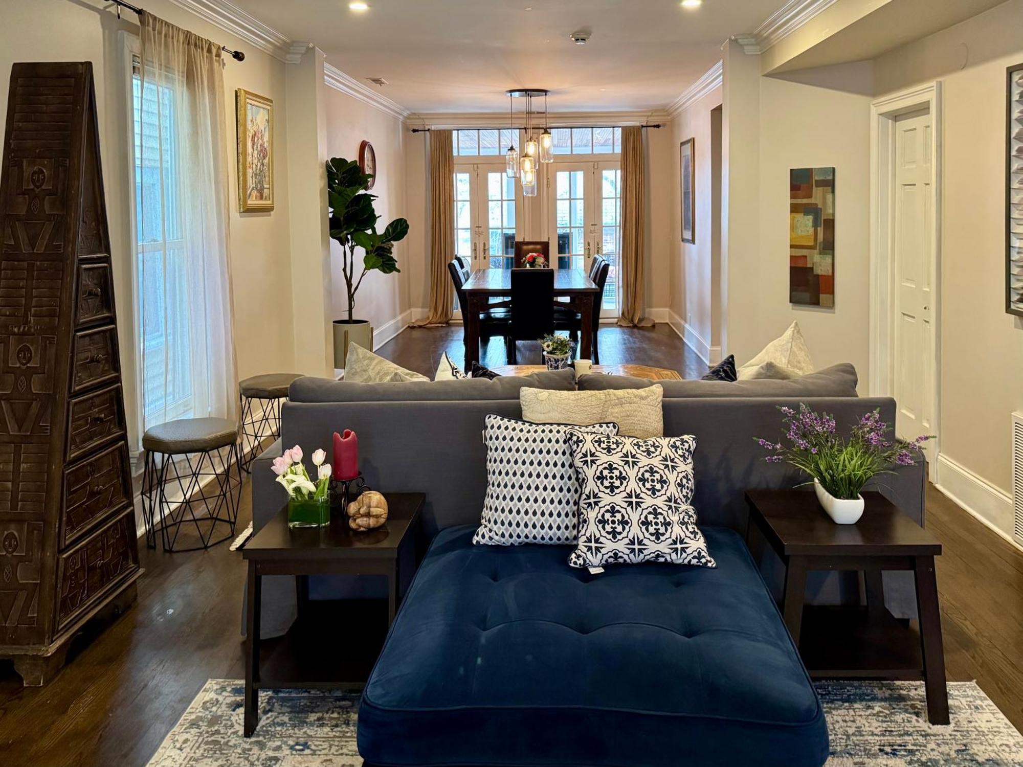 3 Bedroom Spacious Home In Ideal Location W Free Parking Back Yard Pets Welcome Chicago Extérieur photo