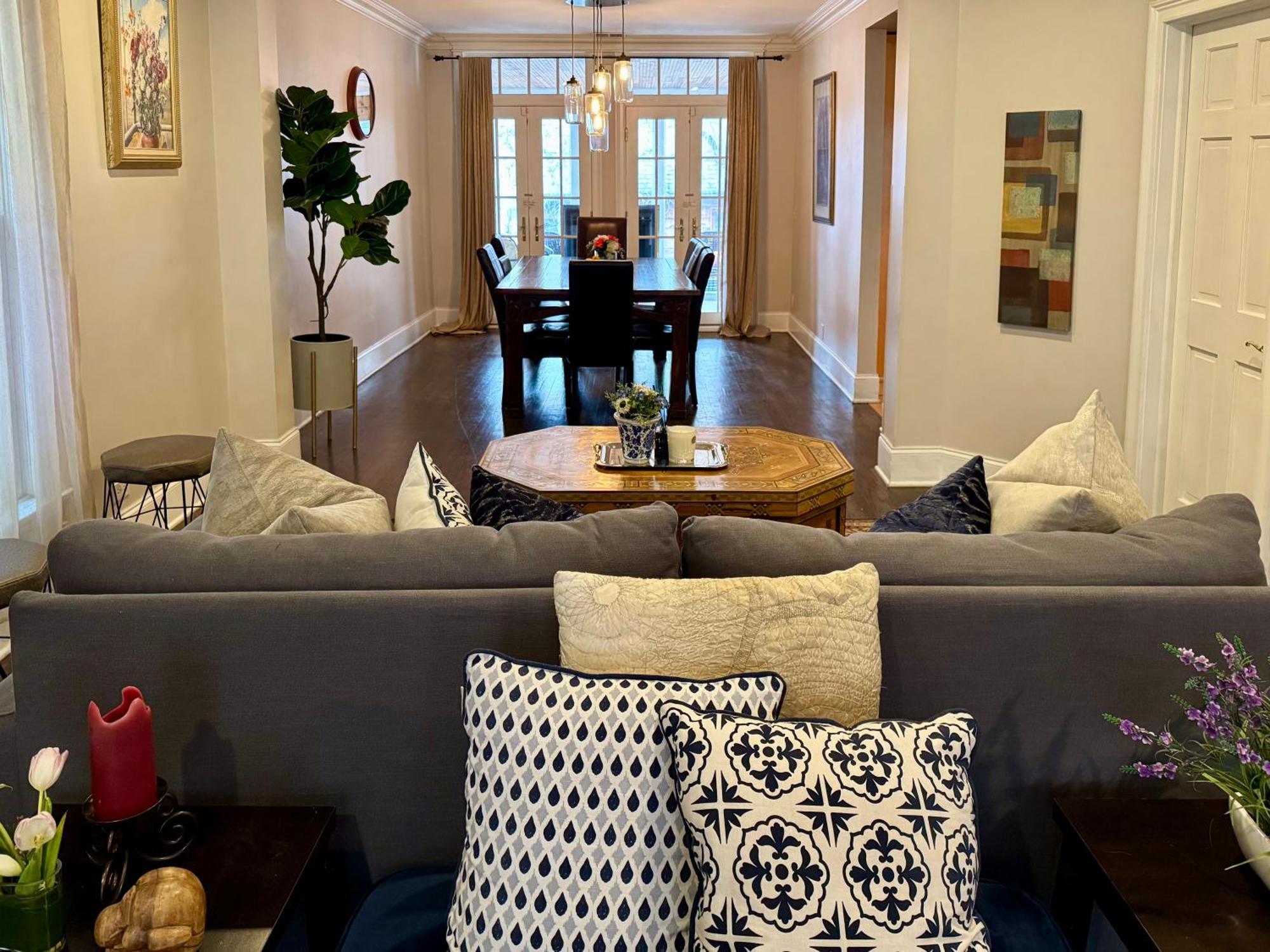 3 Bedroom Spacious Home In Ideal Location W Free Parking Back Yard Pets Welcome Chicago Extérieur photo