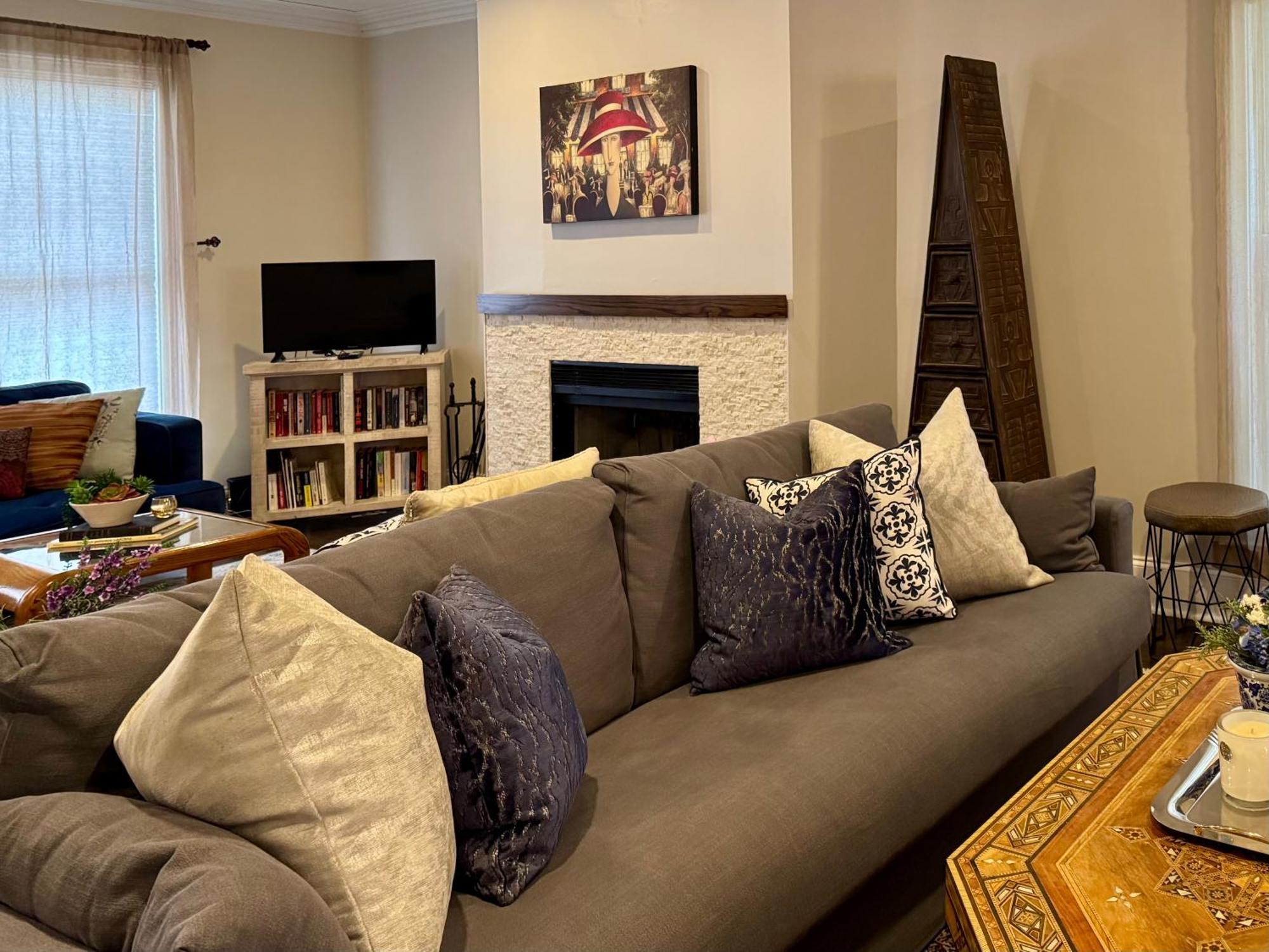 3 Bedroom Spacious Home In Ideal Location W Free Parking Back Yard Pets Welcome Chicago Extérieur photo