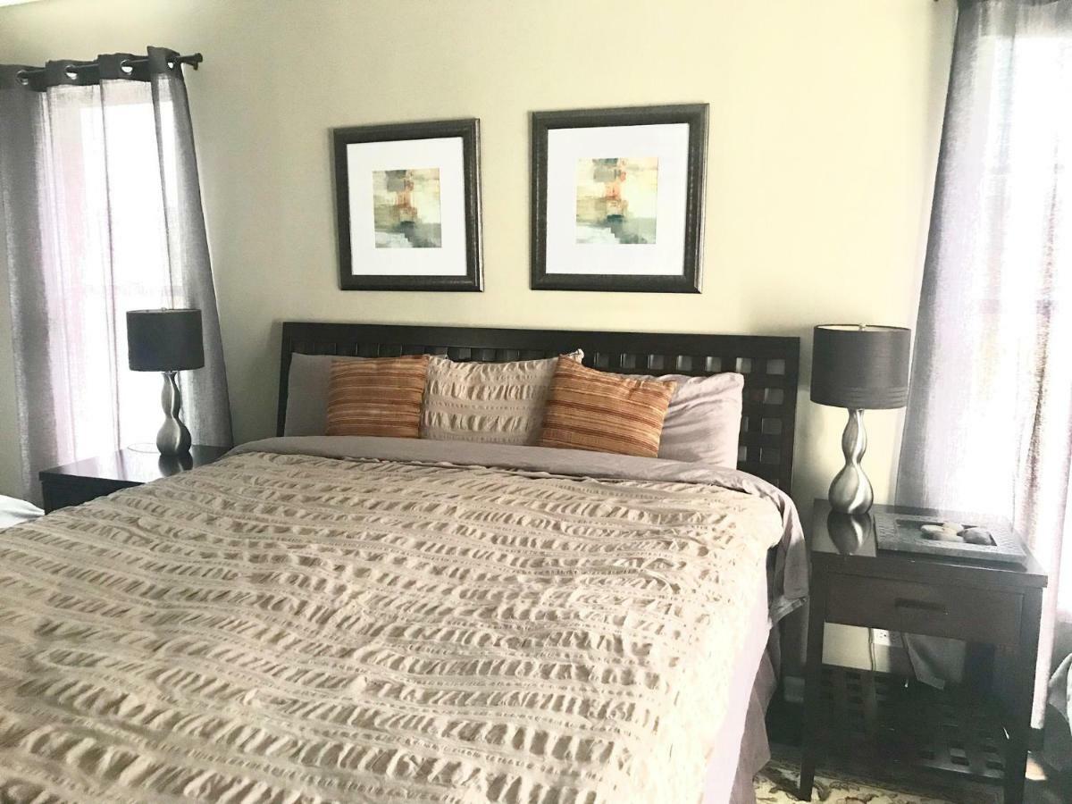 3 Bedroom Spacious Home In Ideal Location W Free Parking Back Yard Pets Welcome Chicago Extérieur photo